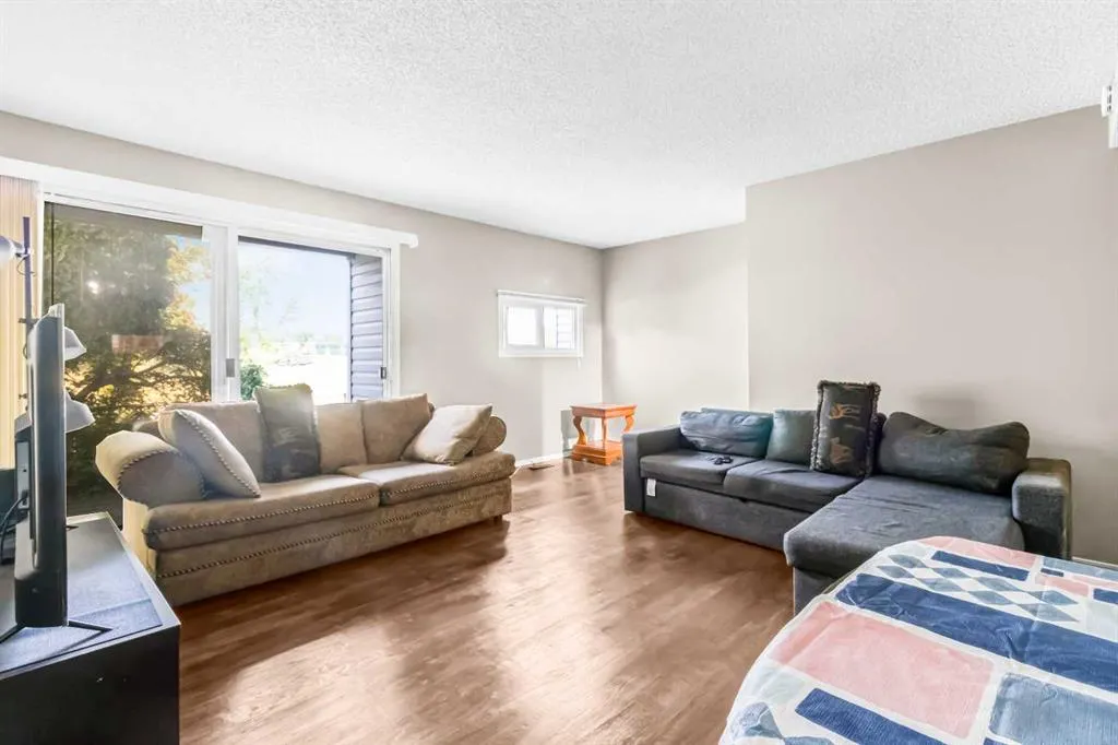 131 Templehill Drive NE, #1