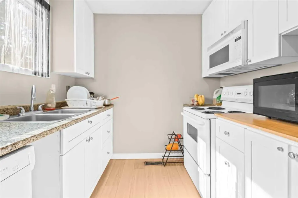 131 Templehill Drive NE, #1