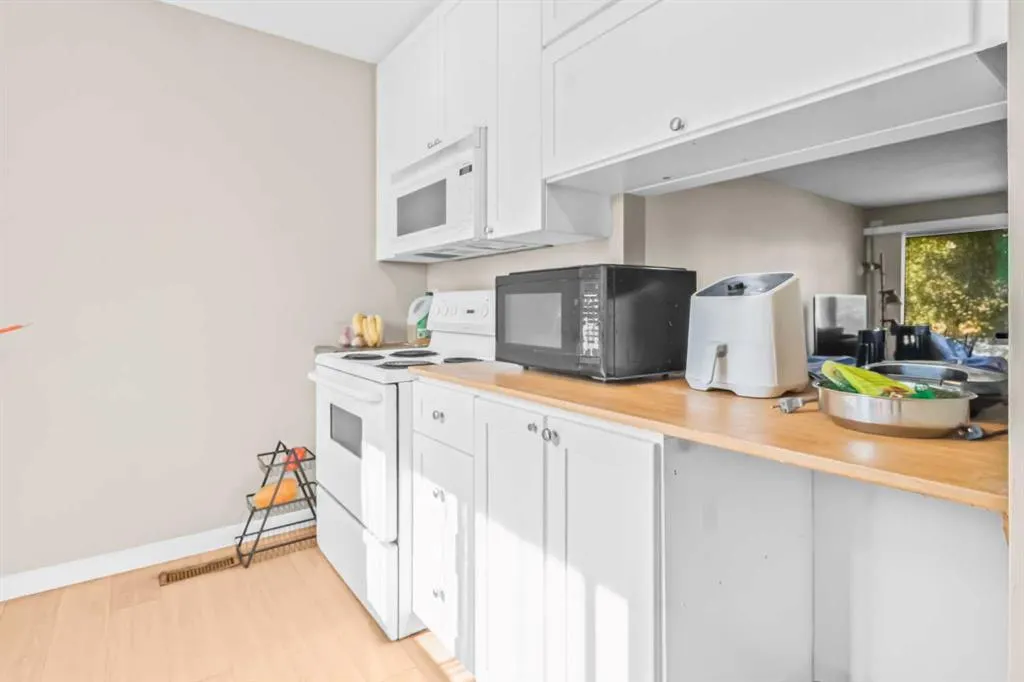 131 Templehill Drive NE, #1