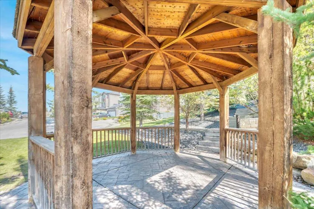 108 Rockyledge View NW, #8