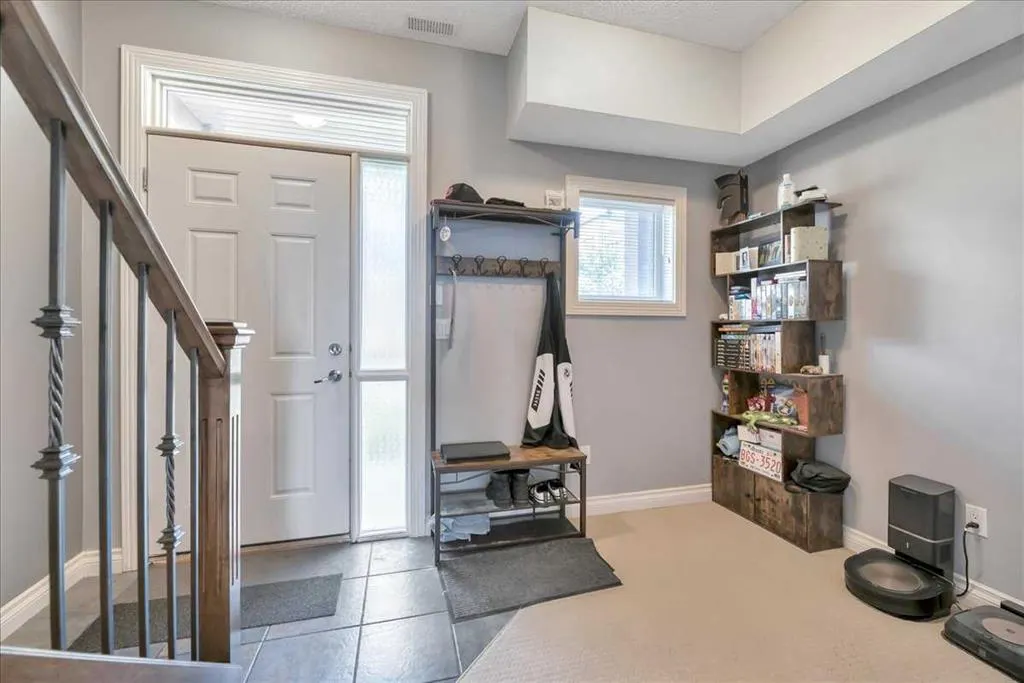 108 Rockyledge View NW, #8