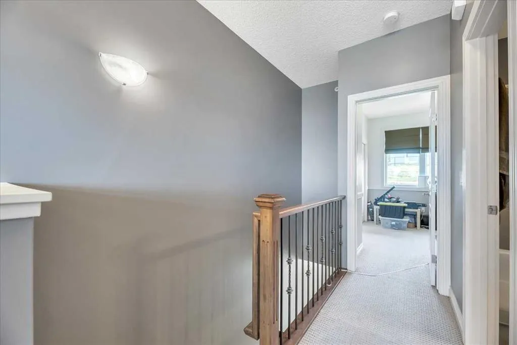 108 Rockyledge View NW, #8