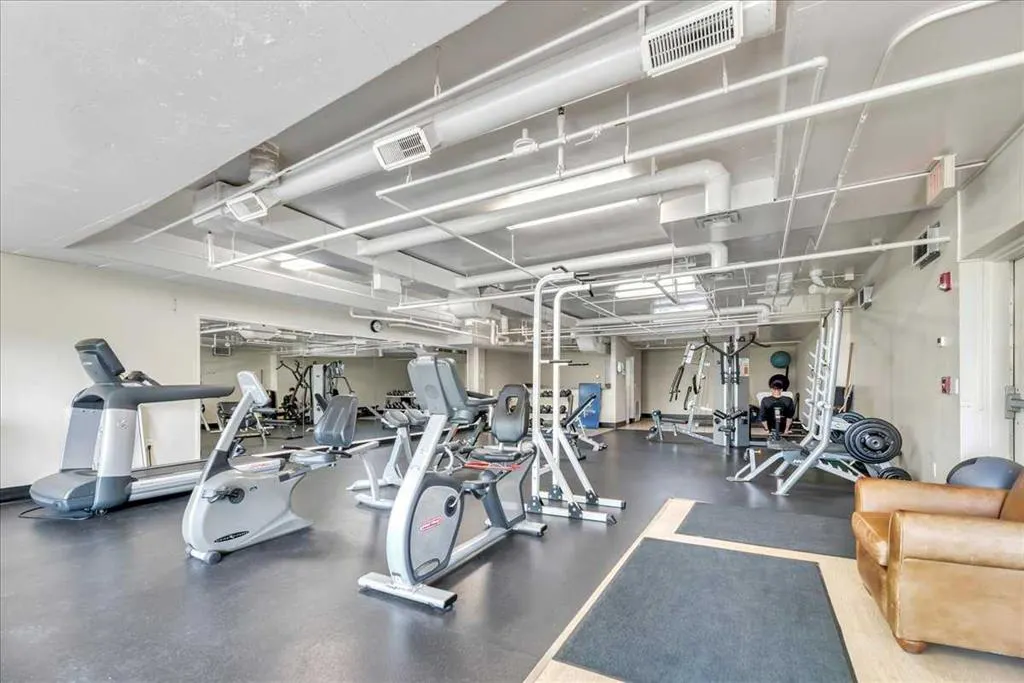 108 Rockyledge View NW, #8