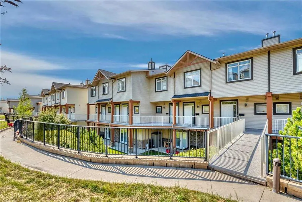 108 Rockyledge View NW, #8