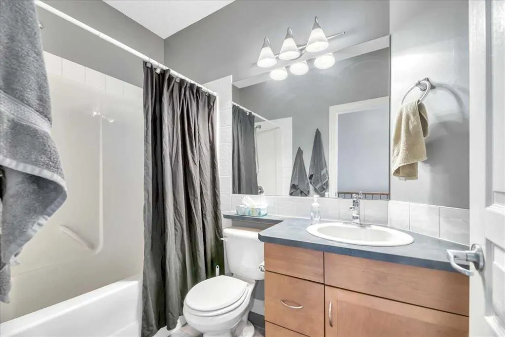 108 Rockyledge View NW, #8