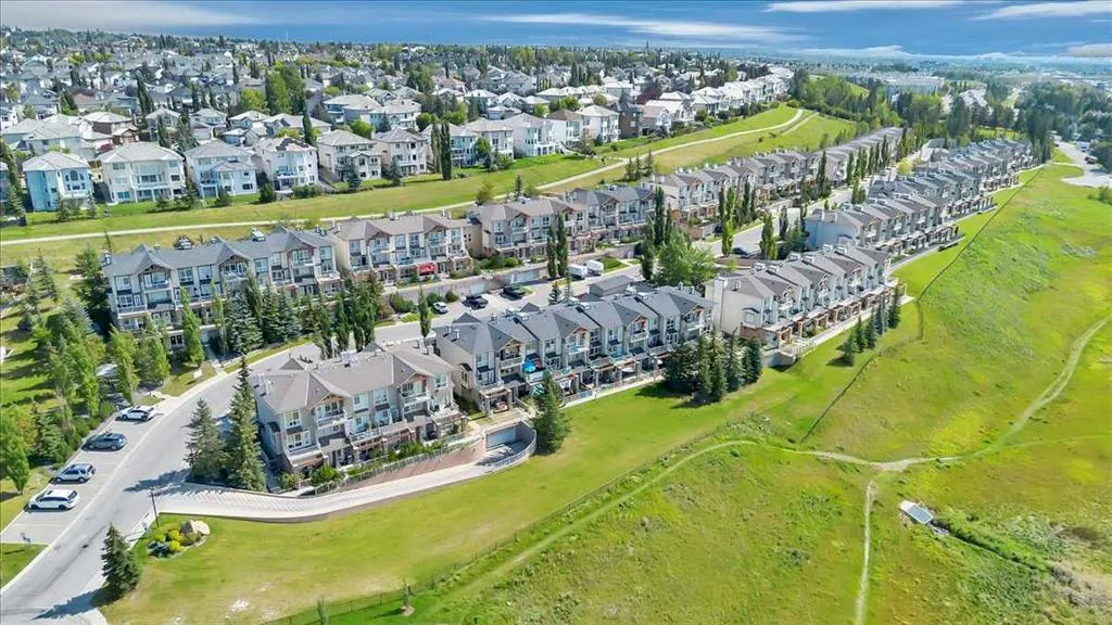 108 Rockyledge View NW, #8