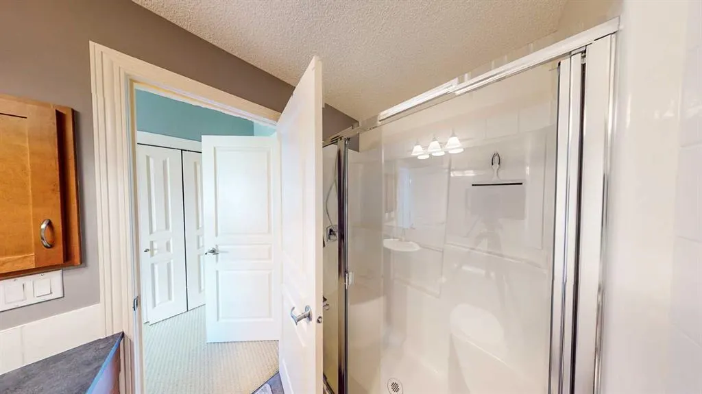 108 Rockyledge View NW, #8