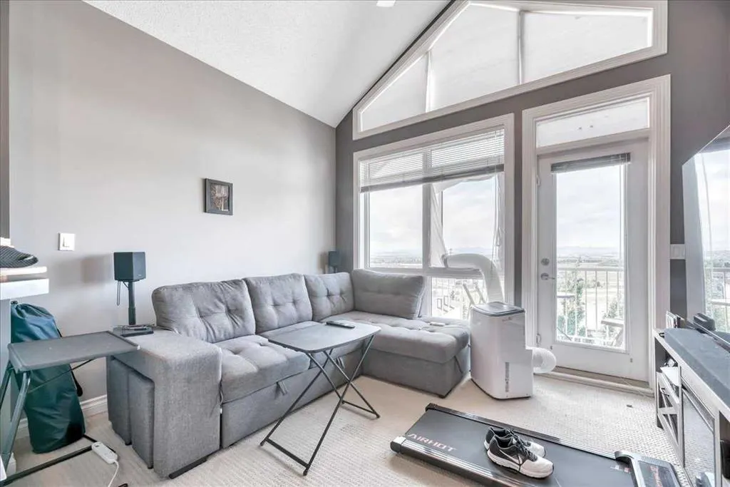 108 Rockyledge View NW, #8