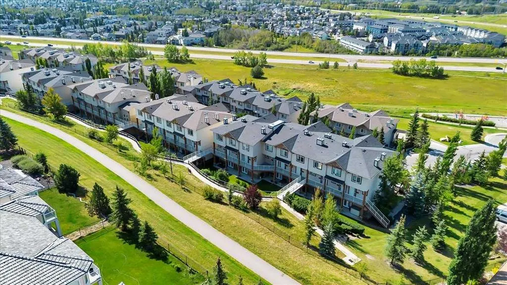 108 Rockyledge View NW, #8