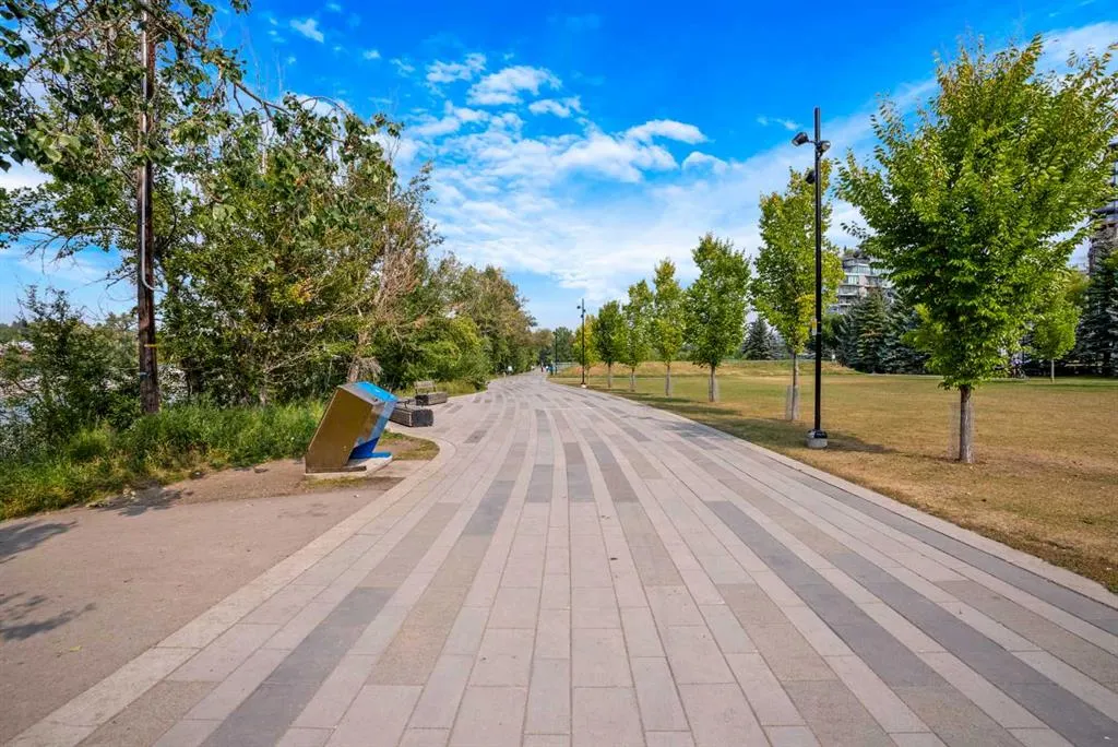 801 2 Avenue SW, #902