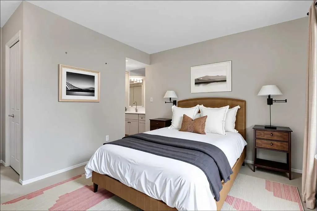 801 2 Avenue SW, #902
