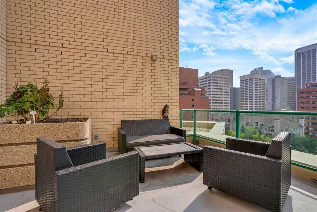 801 2 Avenue SW, #902
