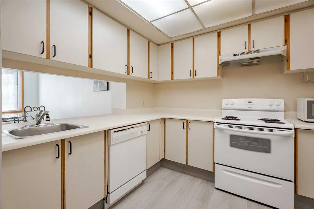 310 8 Street SW, #180