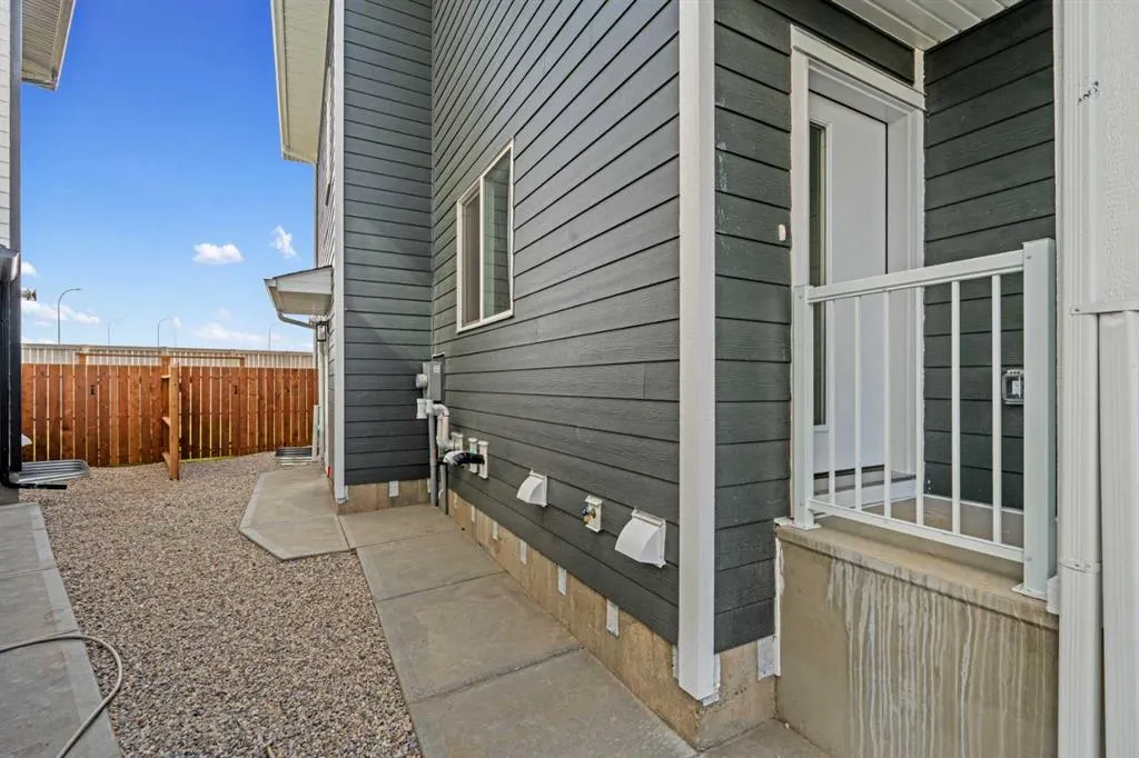 167 Panora Way NW