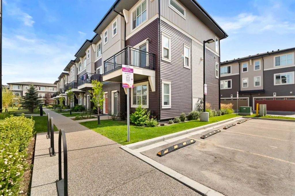 30 Cornerstone Manor NE, #410