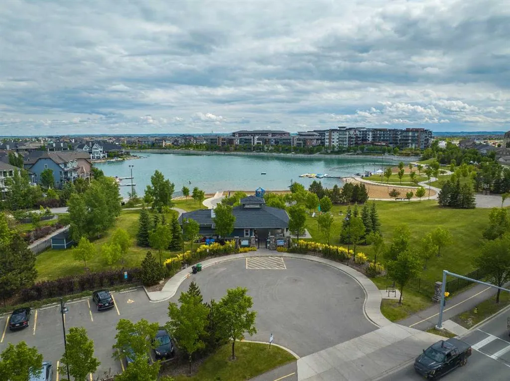 10 Mahogany Mews SE, #301