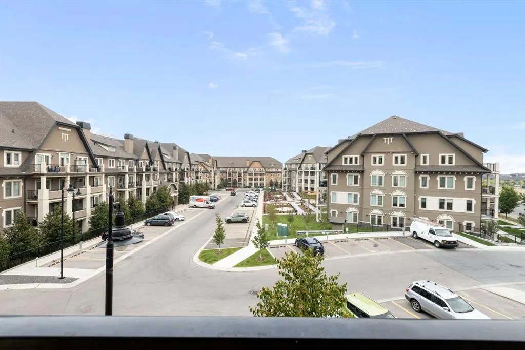 10 Mahogany Mews SE, #301