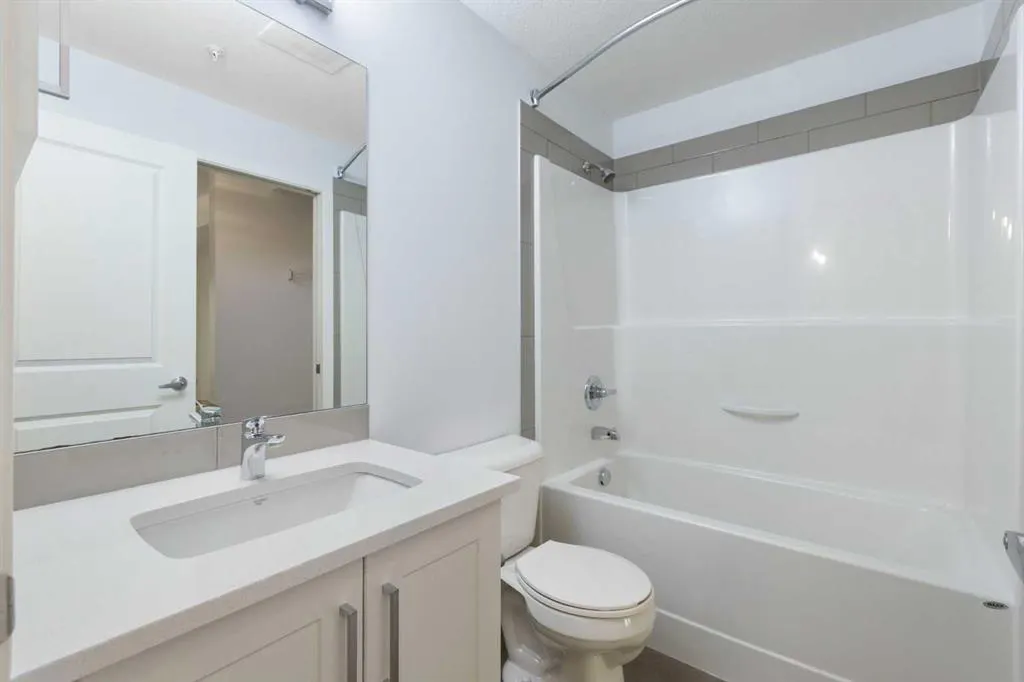10 Mahogany Mews SE, #301