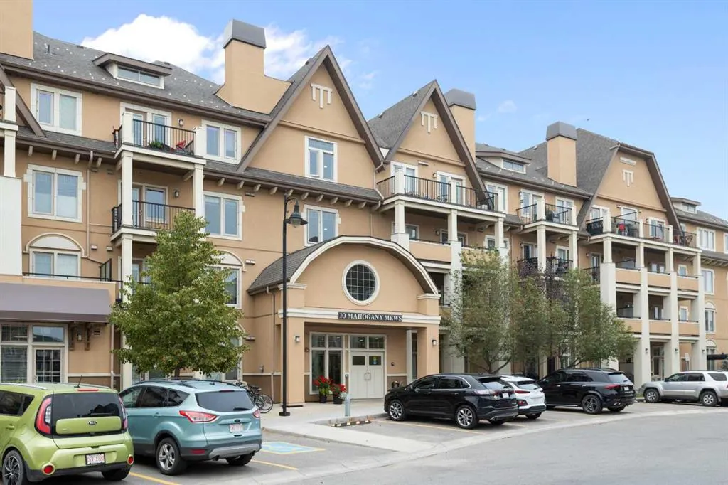 10 Mahogany Mews SE, #301