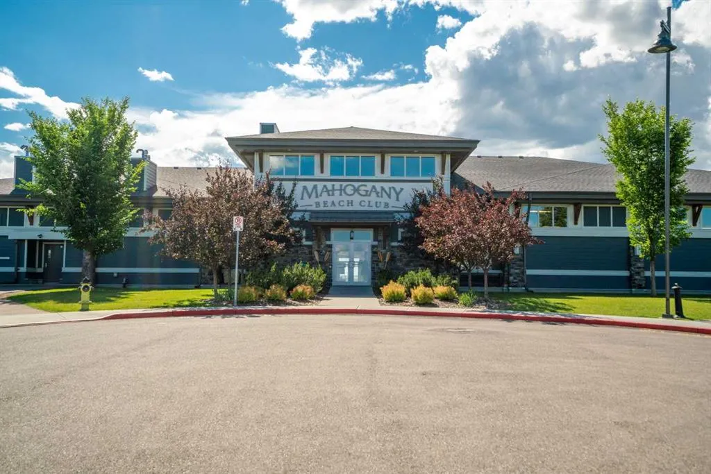 10 Mahogany Mews SE, #301