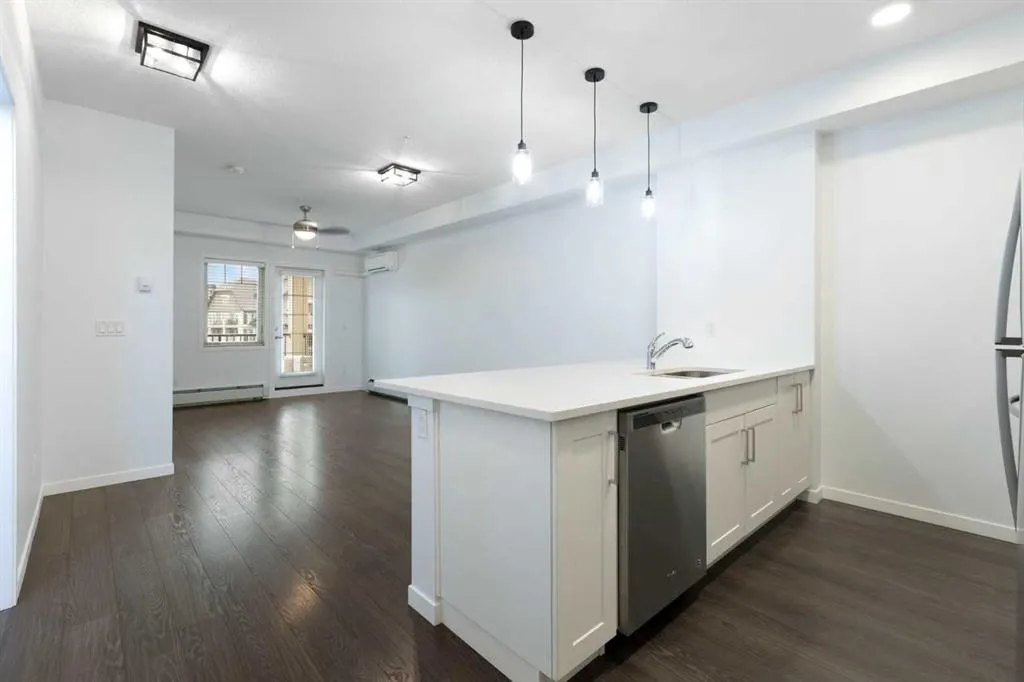 10 Mahogany Mews SE, #301