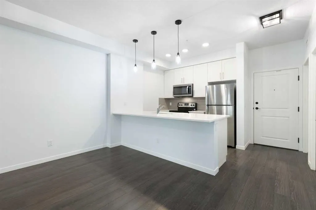 10 Mahogany Mews SE, #301