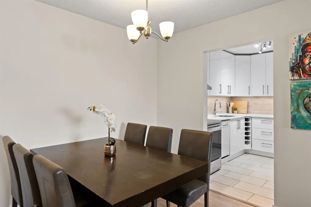 315 Southampton Drive SW, #6302