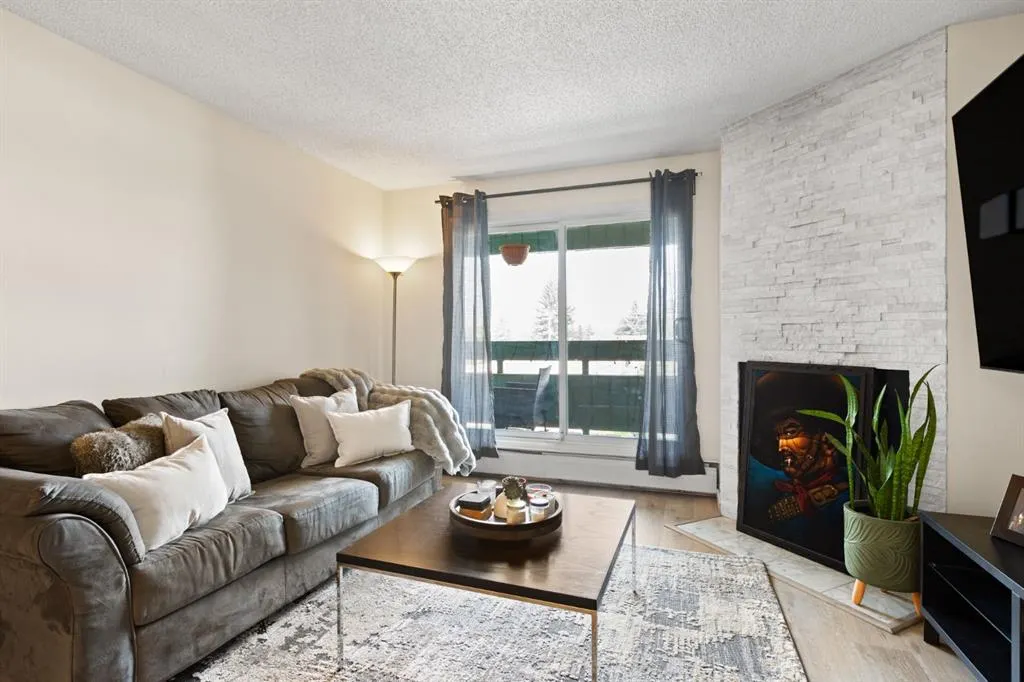 315 Southampton Drive SW, #6302
