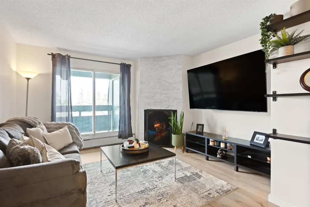 315 Southampton Drive SW, #6302