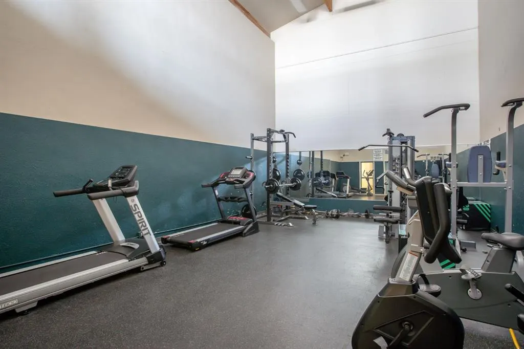 315 Southampton Drive SW, #6302