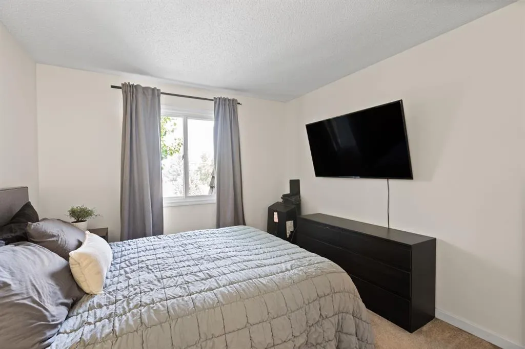 315 Southampton Drive SW, #6302