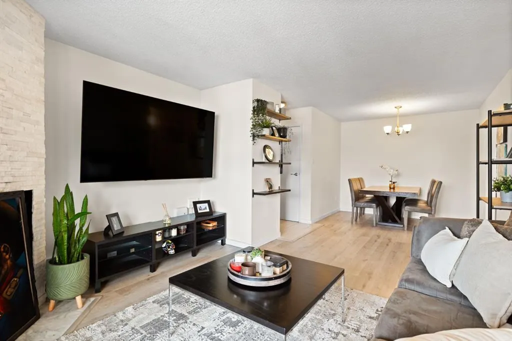 315 Southampton Drive SW, #6302