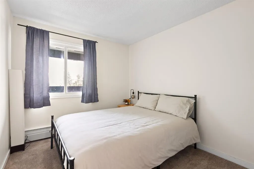 315 Southampton Drive SW, #6302
