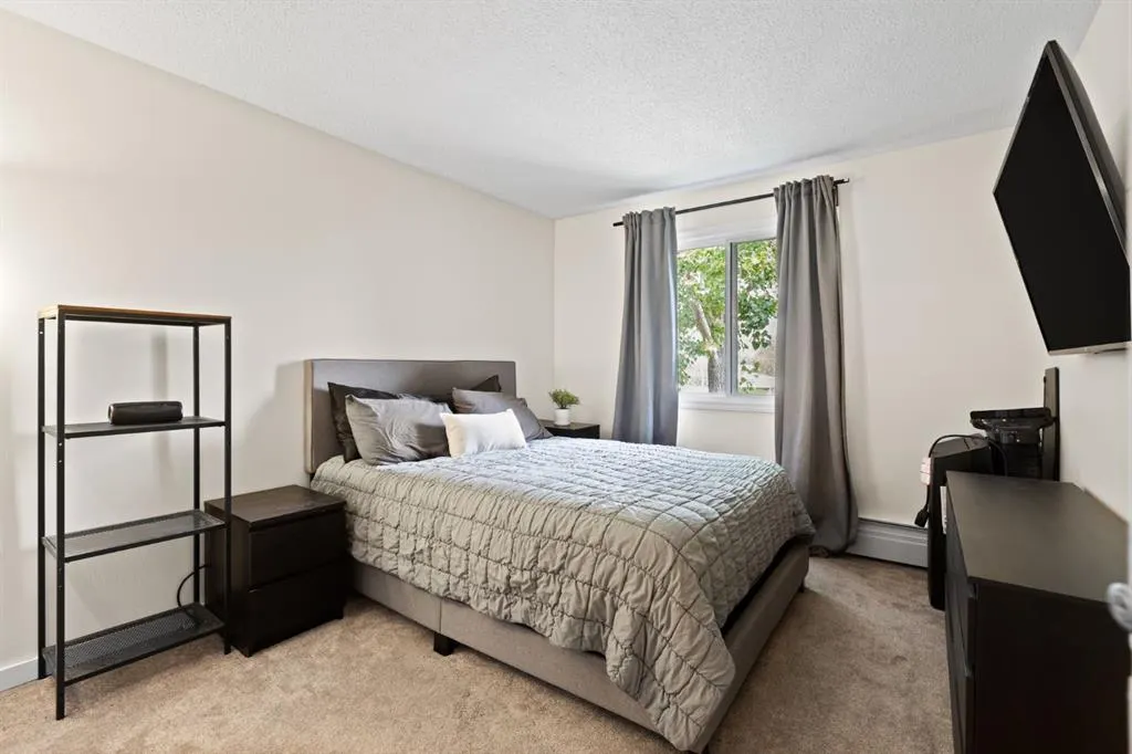 315 Southampton Drive SW, #6302