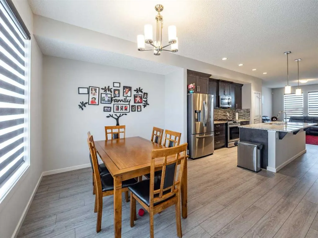 16 Cornergate Place NE