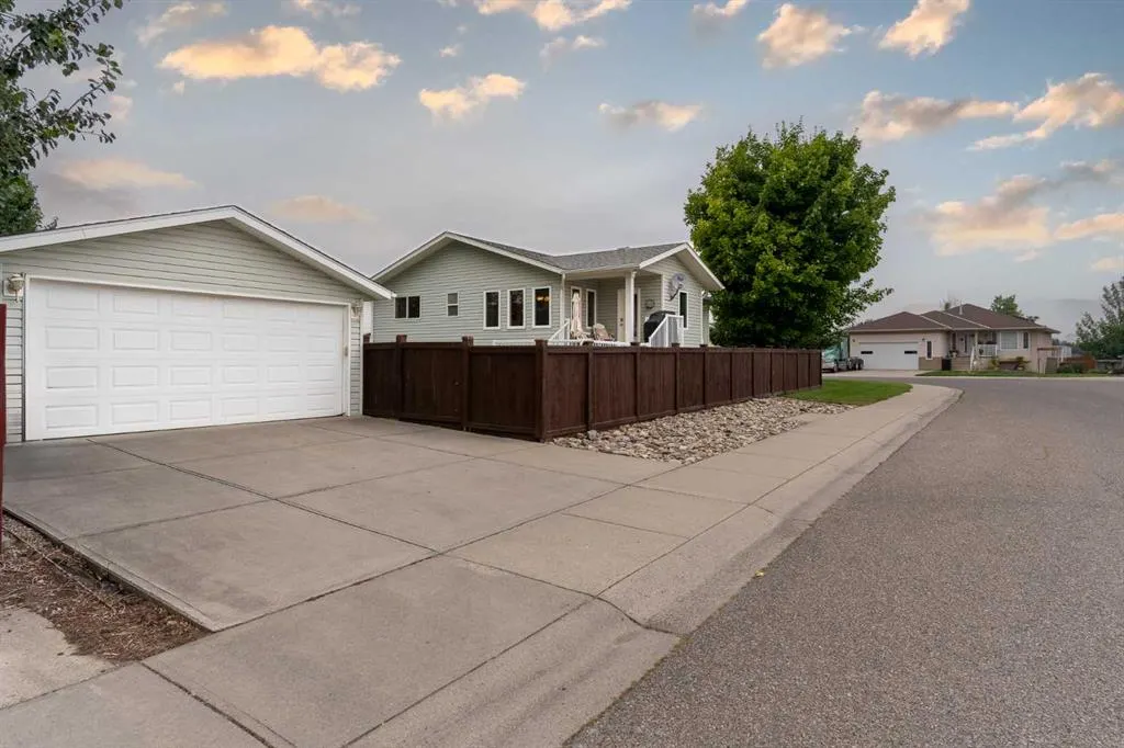 133 Mt Alderson Crescent W