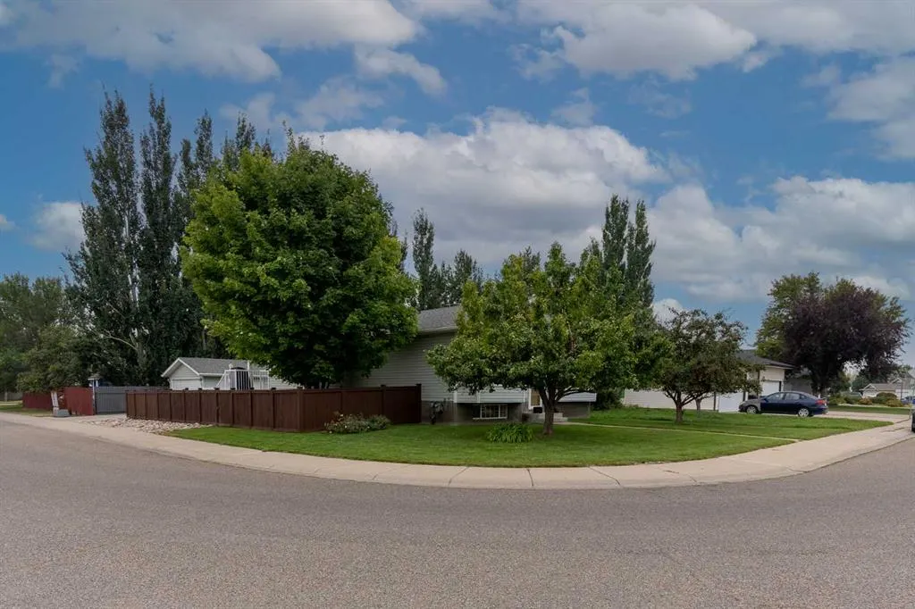 133 Mt Alderson Crescent W