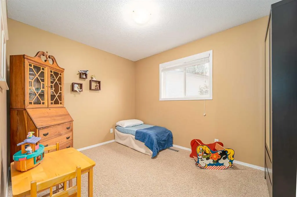 133 Mt Alderson Crescent W