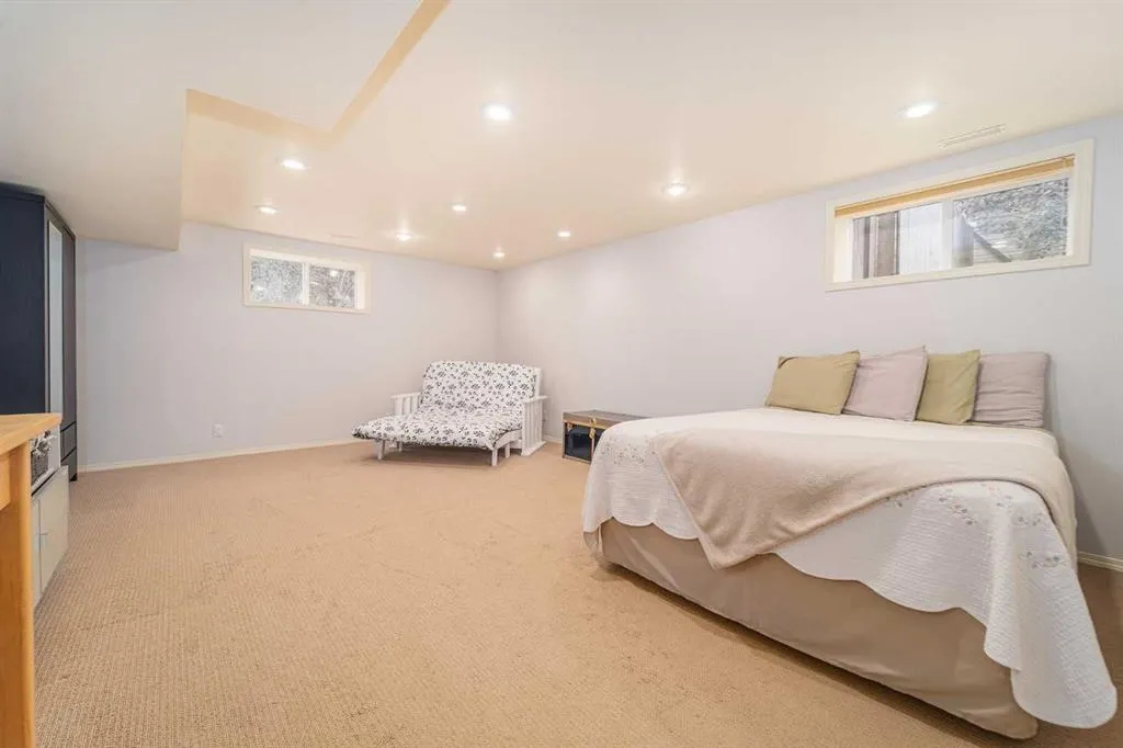 133 Mt Alderson Crescent W
