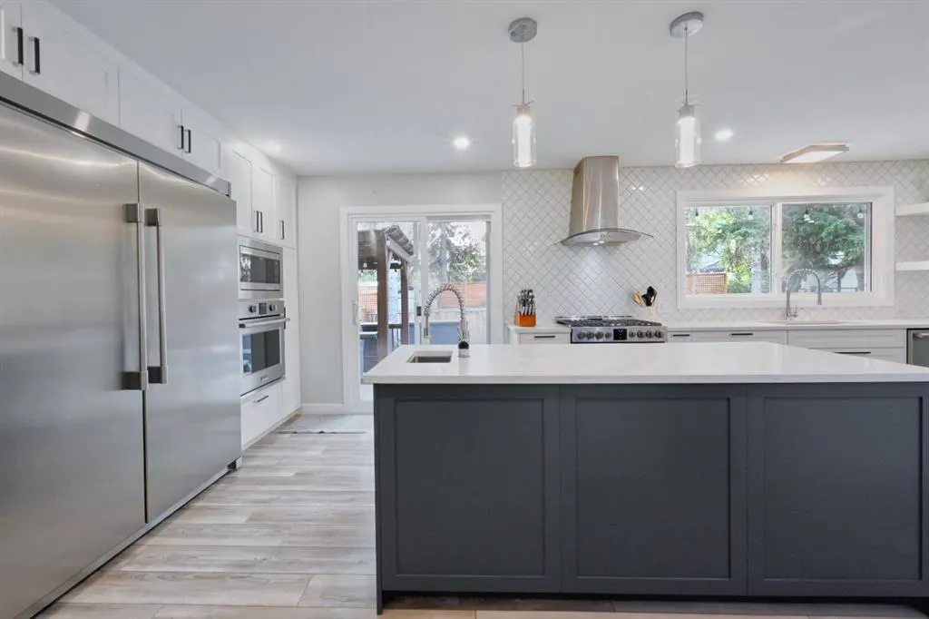 235 Canova Place SW
