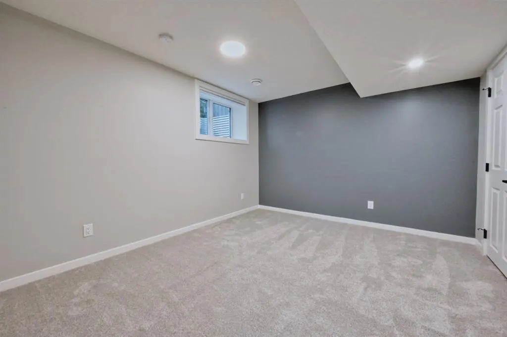 235 Canova Place SW