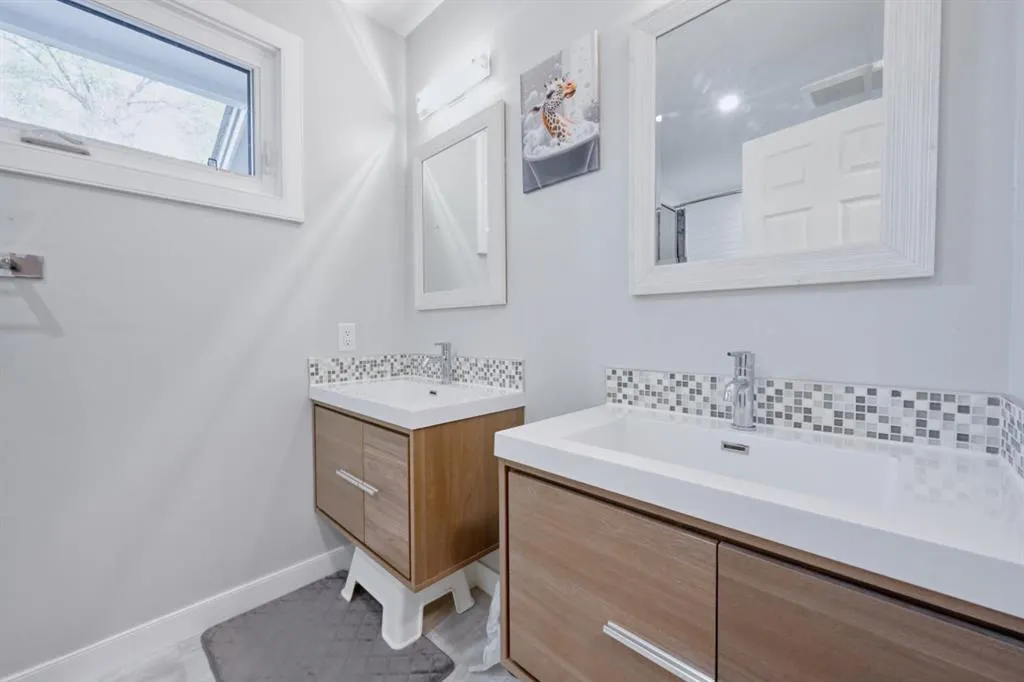 235 Canova Place SW