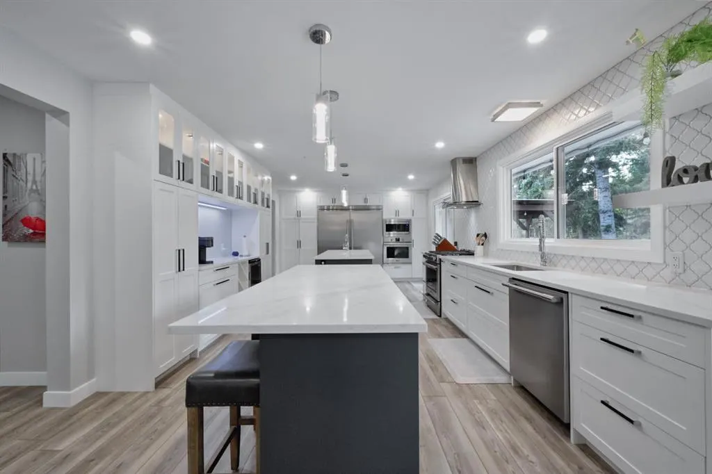 235 Canova Place SW