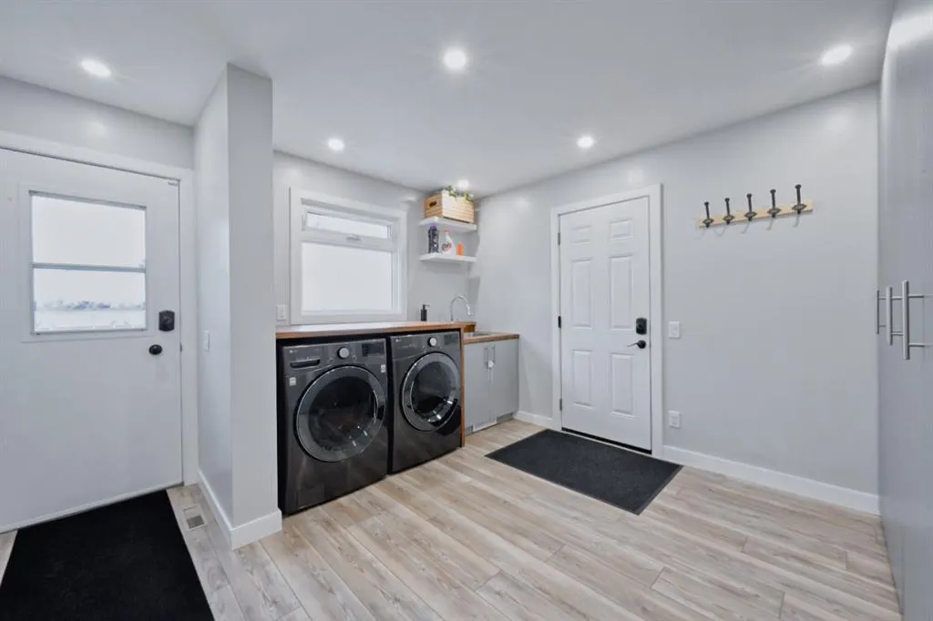 235 Canova Place SW