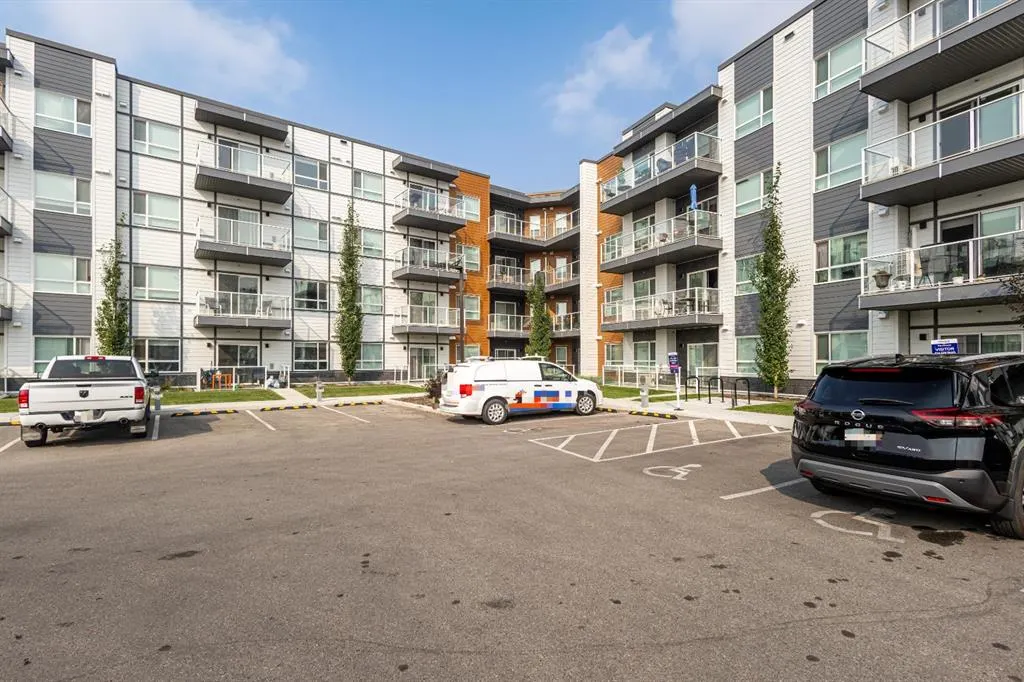 360 HEARVEST HILLS Way NE, #306