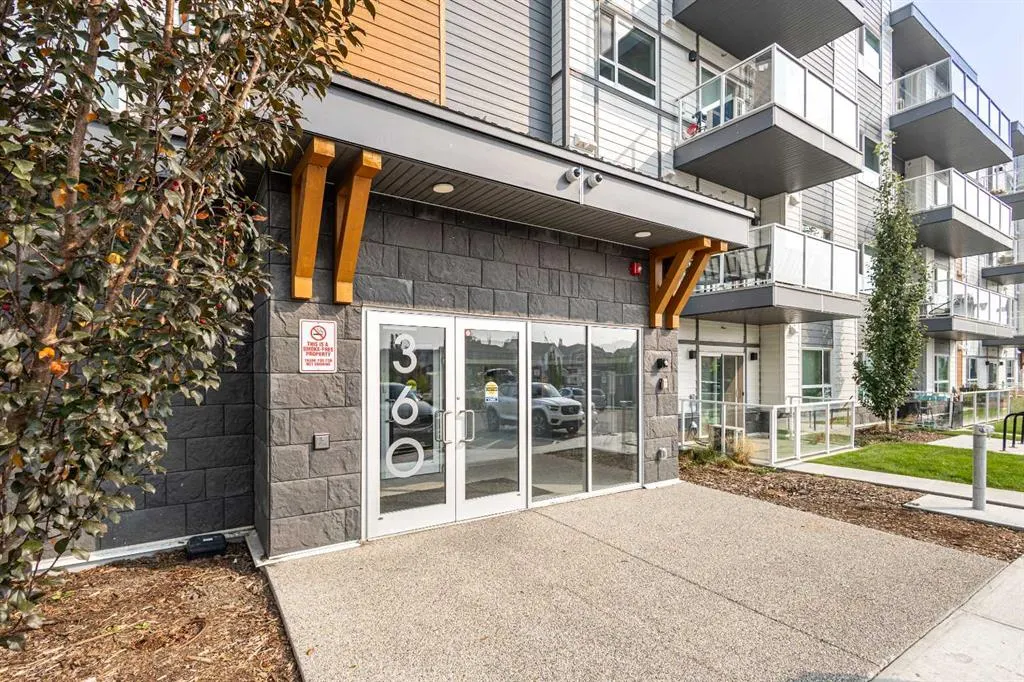 360 HEARVEST HILLS Way NE, #306