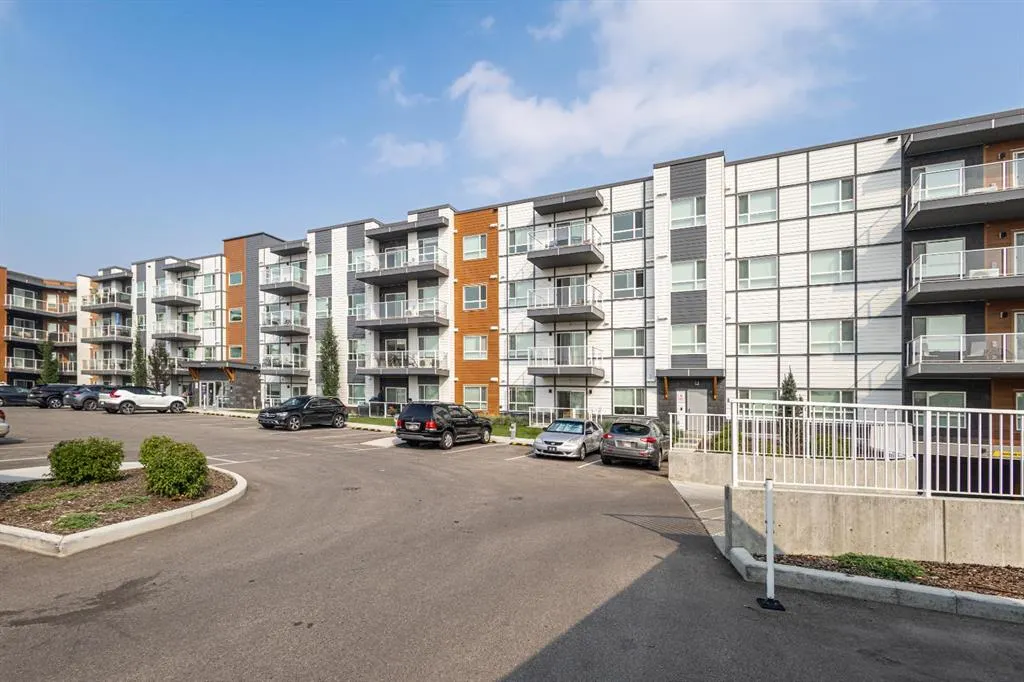 360 HEARVEST HILLS Way NE, #306
