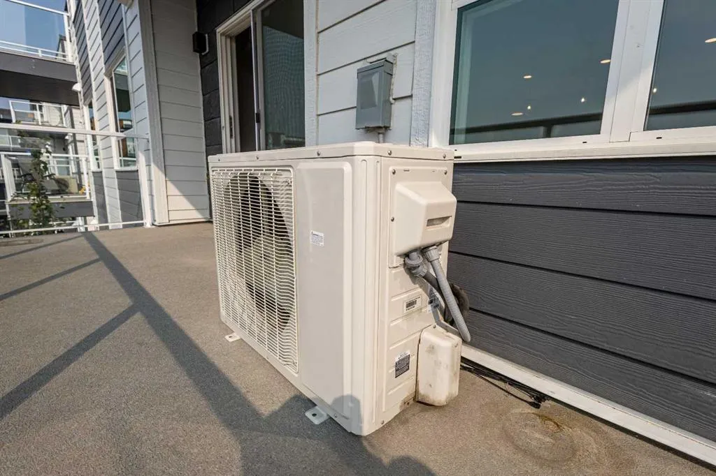 360 HEARVEST HILLS Way NE, #306