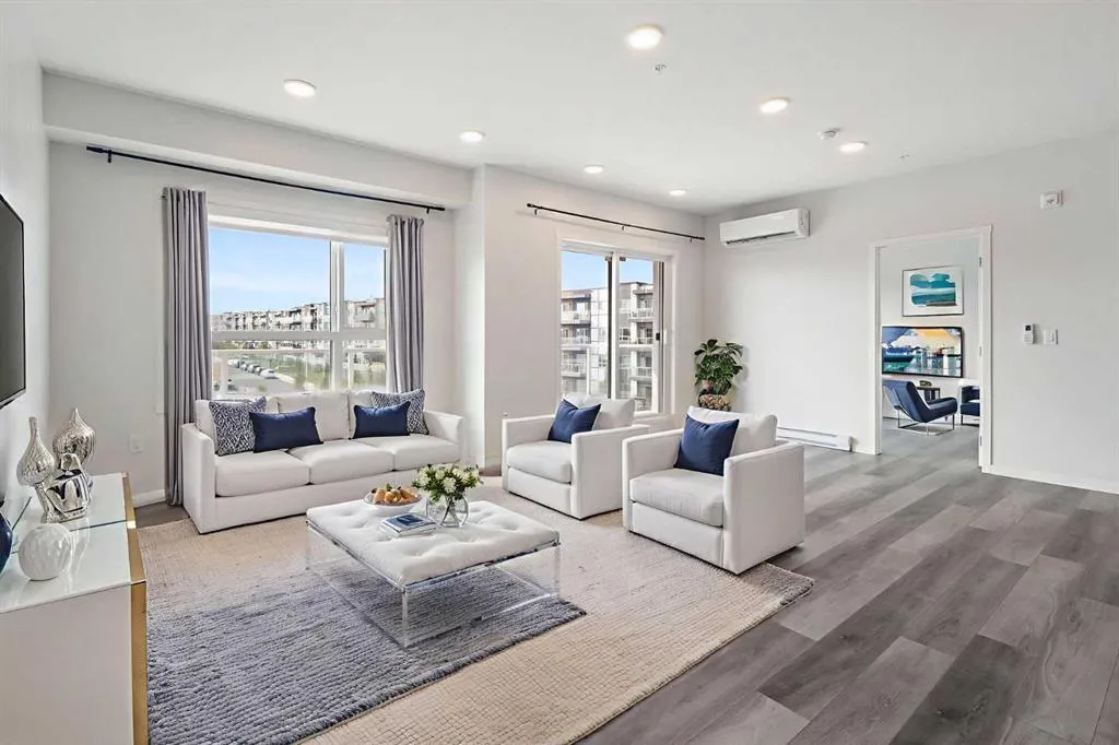 360 HEARVEST HILLS Way NE, #306