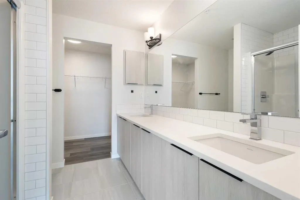 360 HEARVEST HILLS Way NE, #306